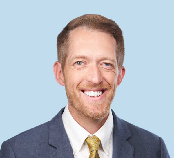 Joshua D. Linnell, MD, a wound care specialist, board-certified plastic surgeon, and wrist and hand doctor in Lakeland, Florida.